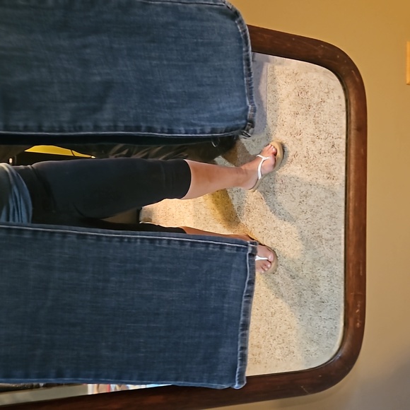 Jeans - Picture 2 of 4